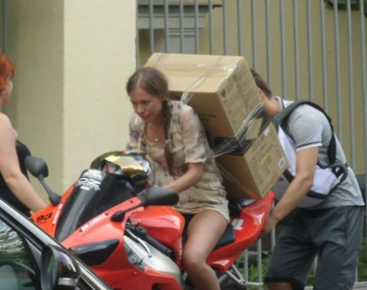 How To Move Your Girlfriend And A New Computer With Just One Motorcycle