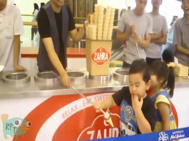 Ice Cream Guy Breaks Little Boy’s Soul