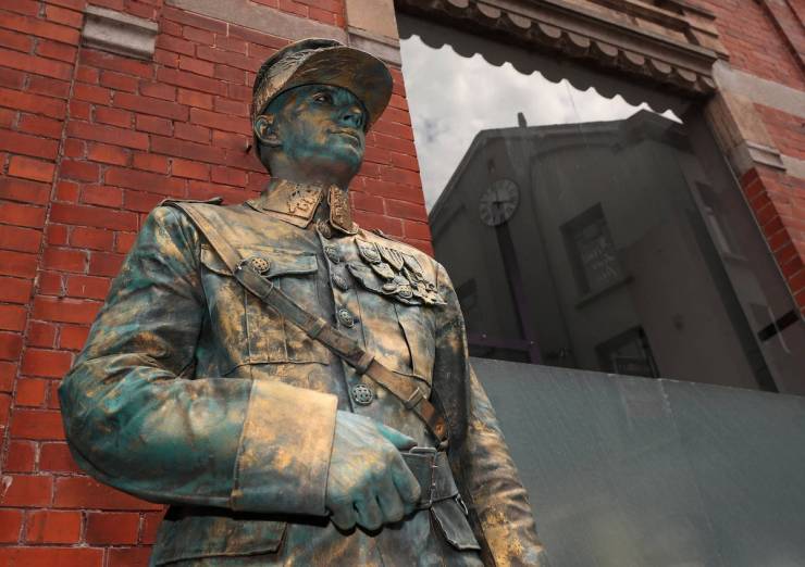 Living Statues From Belgium