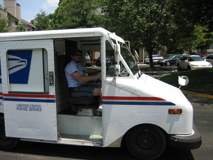 Postal Worker Shows How Terrifyingly Hot It Is In His Truck