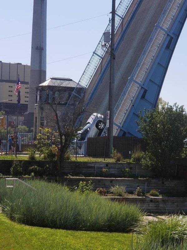 These Cars Are Straight-Up Not Having A Good Time These Cars Are Straight-Up Not Having A Good Time