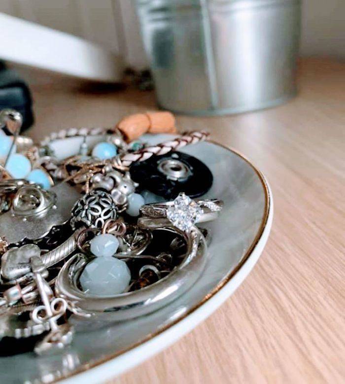So, How Long Can He Go Without Her Seeing Her Engagement Ring?