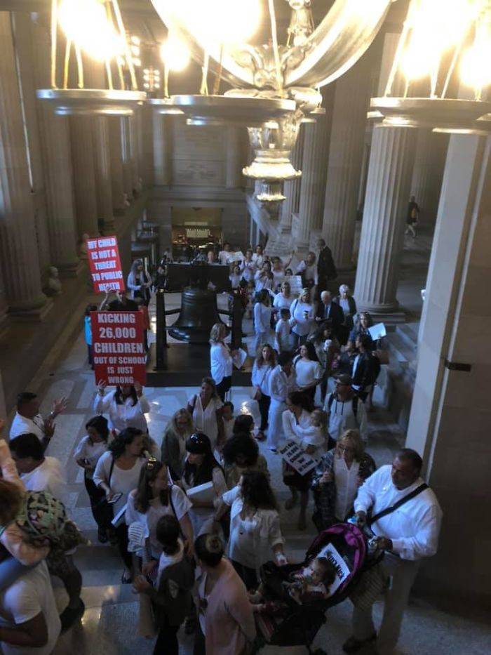 New York Bans Unvaccinated Children From Schools And Kindergartens