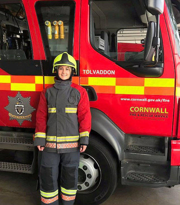 Girl Loses Almost 40 Kilos To Become A Firefighter Like Her Father