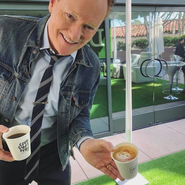 This Barista Creates Celebrity Portraits On Coffee, And Then Shows Them To The Celebs Themselves