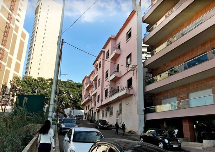 This Thin House Was Built For Just One Purpose – Revenge