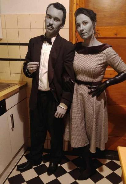 Couples That Always Look Good On Halloween