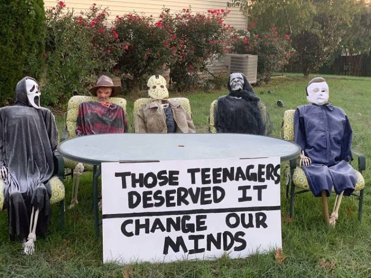 Some Of The Best Halloween Decorations To Make Your Neighborhood Proud