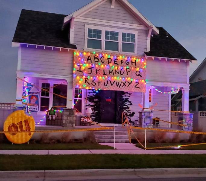 Some Of The Best Halloween Decorations To Make Your Neighborhood Proud 