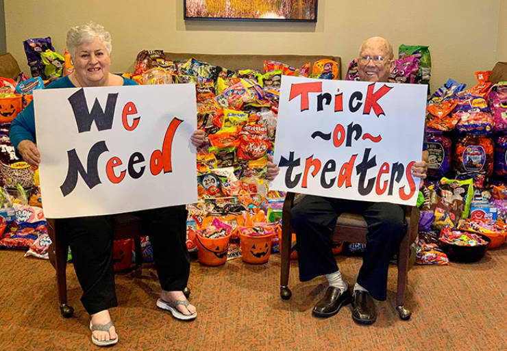 Nursing Home Invites Trick-Or-Treaters, More Than 5,000 Show Up