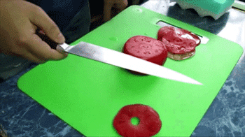 Knife GIFs Are At The Cutting Edge Of Satisfaction