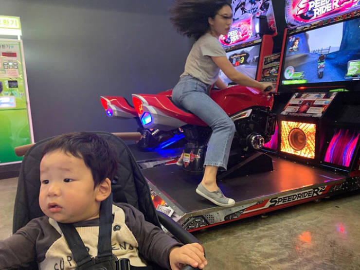 Mom Is Living Her Best Life Behind Her Son’s Back