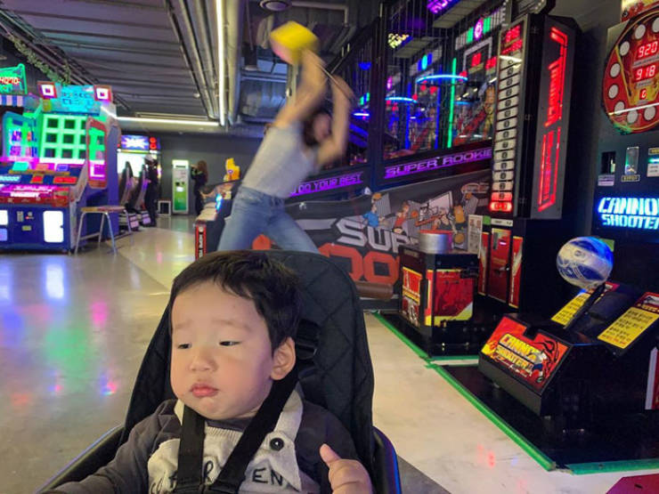 Mom Is Living Her Best Life Behind Her Son’s Back