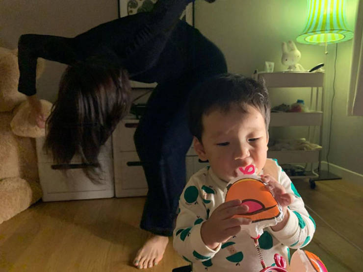 Mom Is Living Her Best Life Behind Her Son’s Back