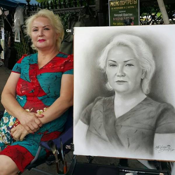 This Russian Artist Can Draw A “Photo” Of You In One Hour