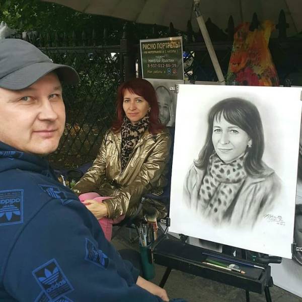 This Russian Artist Can Draw A “Photo” Of You In One Hour