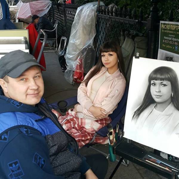 This Russian Artist Can Draw A “Photo” Of You In One Hour