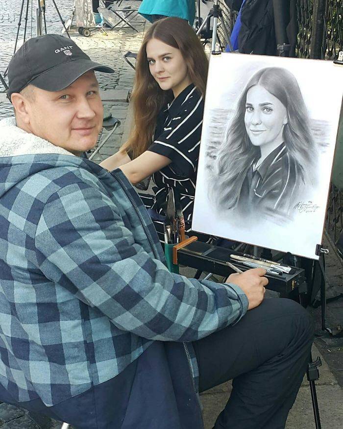 This Russian Artist Can Draw A “Photo” Of You In One Hour