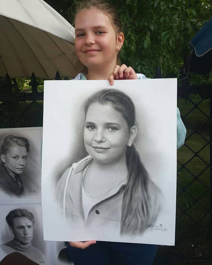 This Russian Artist Can Draw A “Photo” Of You In One Hour