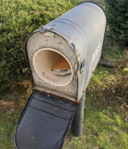 Mailbox Was Repeatedly Destroyed By A Snow Plow, But Now It Is Prepared!