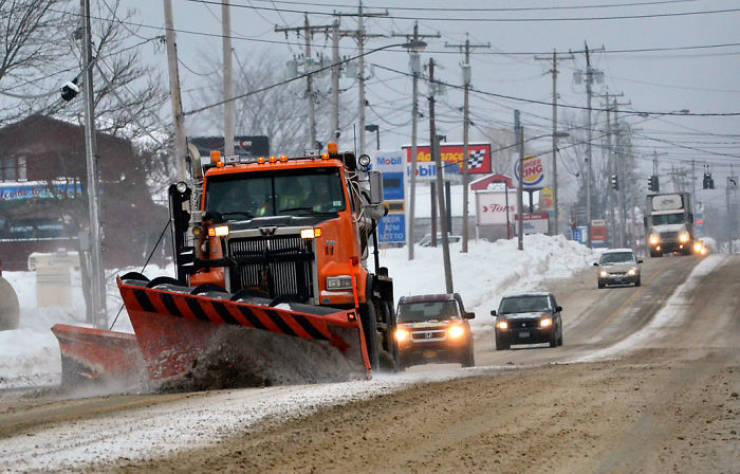 Mailbox Was Repeatedly Destroyed By A Snow Plow, But Now It Is Prepared!