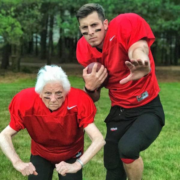 This 93-Year-Old Grandma Still Knows How To Have Fun!