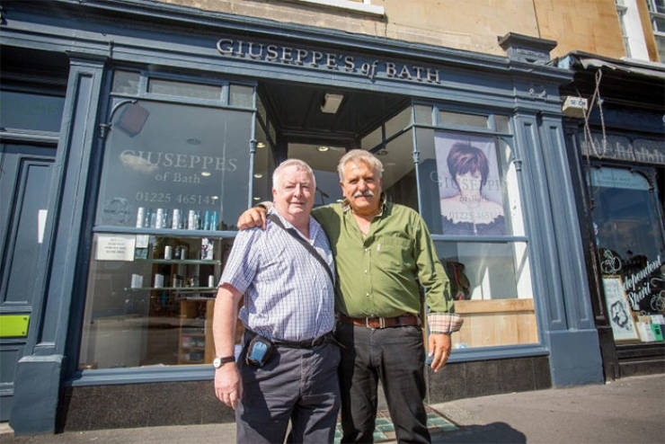 This Man Took A Photo With His Hairdresser Back In 1973, And It Turned Into A Tradition