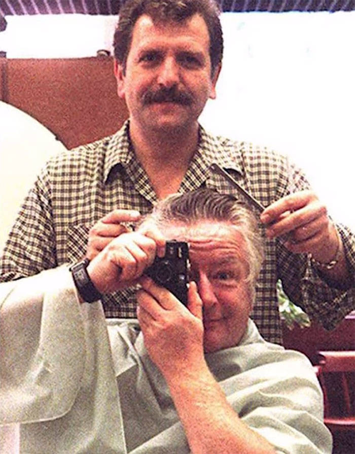 This Man Took A Photo With His Hairdresser Back In 1973, And It Turned Into A Tradition