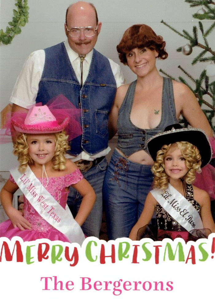 This Family Is The Best At Worst Holiday Cards!
