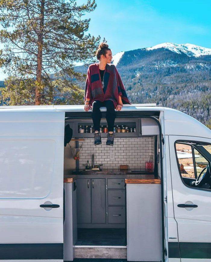 Girl Transforms Her Life To Travel With Her Dog And Live In A Van