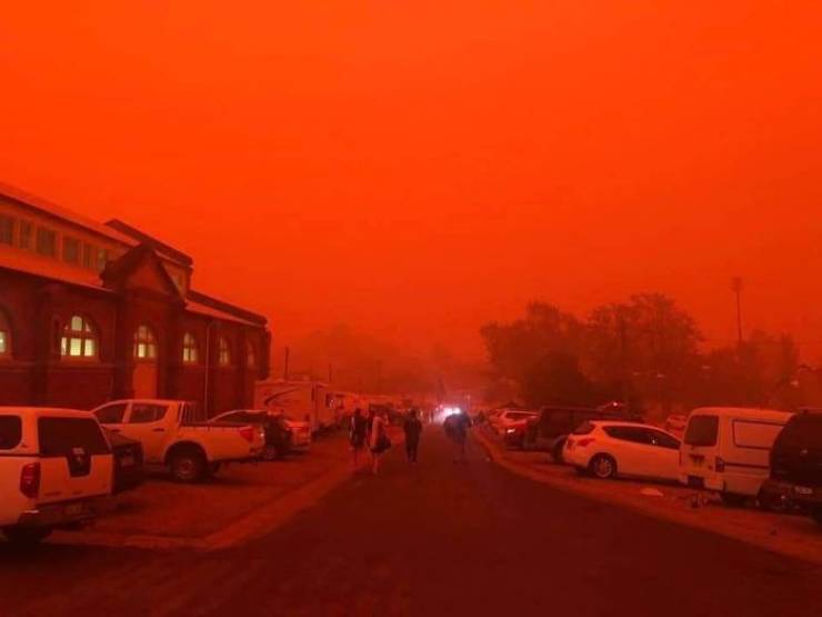 This Is Not Hell, These Are Terrifying Photos Of Brutal Australian Bushfires