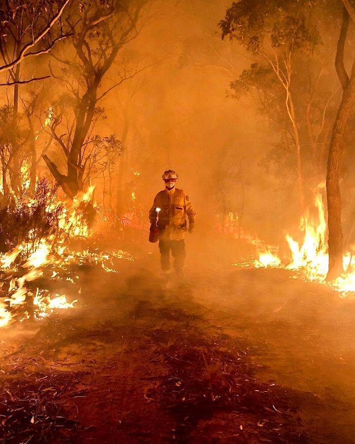 This Is Not Hell, These Are Terrifying Photos Of Brutal Australian Bushfires
