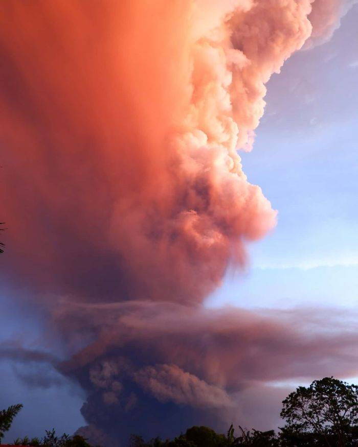 Taal Volcano Just Erupted In The Philippines, And The Photos Are Disturbing