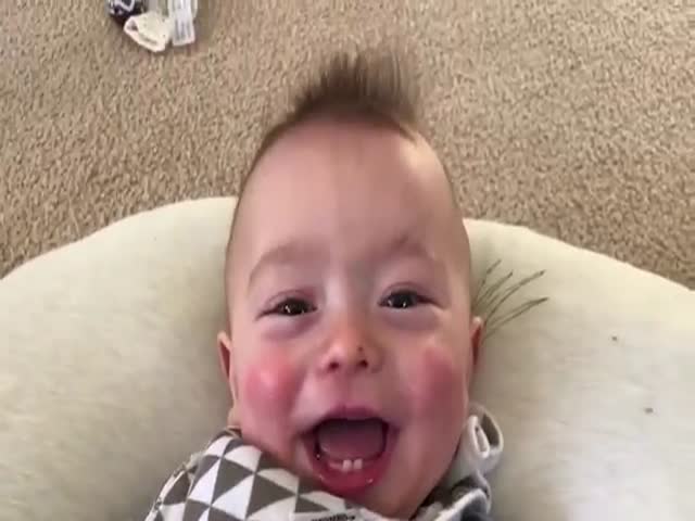 Baby Ryan Sings “Thunderstruck”, And Metal Has Never Been This Adorable!
