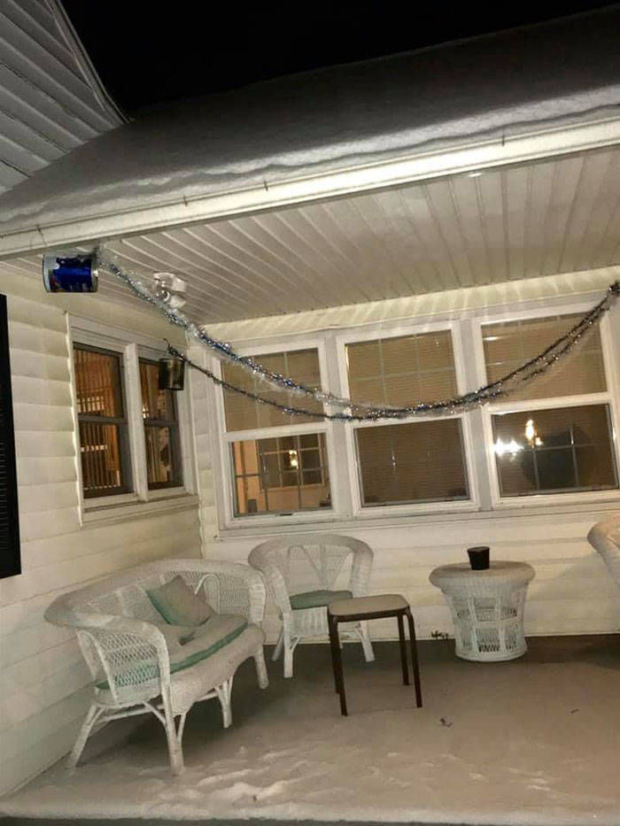 Guy’s House Turns Into “Home Alone” Movie For Christmas