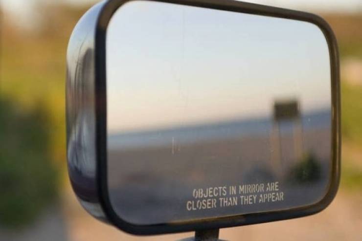 With mirror view. Objects in Mirror are closer than they appear картинка. Objects in Mirror. Objects in Mirror are closer than they appear Мем. Зеркало внутри с картинкой.