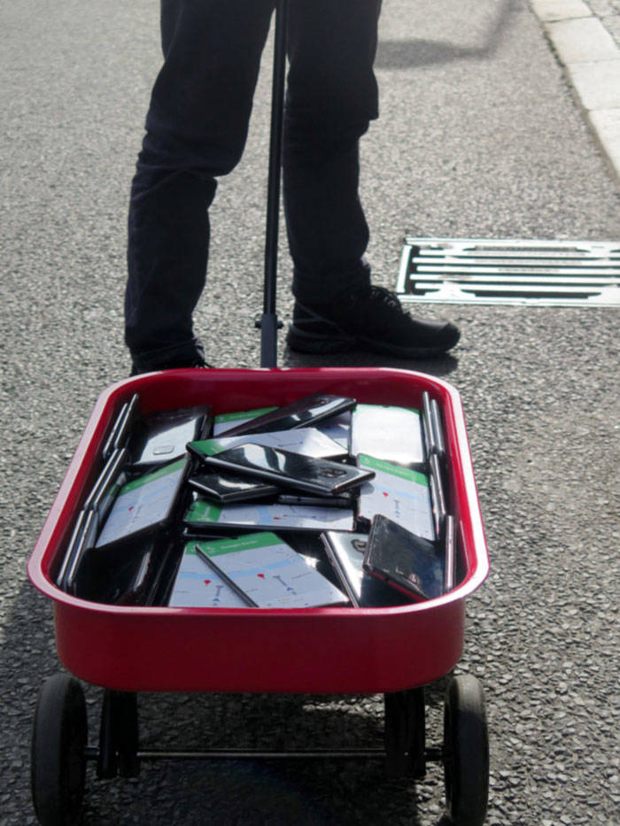 Man Fakes Traffic Jams With 99 Smartphones