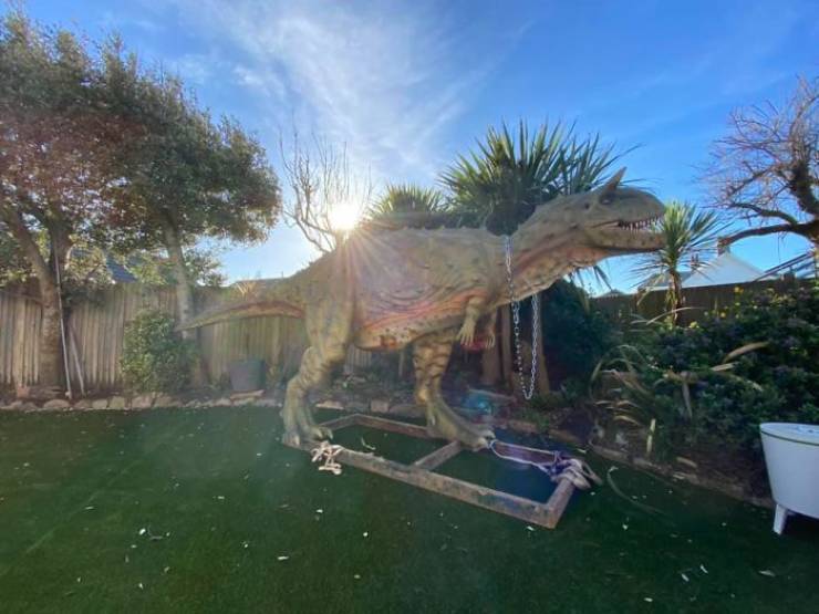 Dad Gets His 4-Year-Old Son A Life-Size Dinosaur Statue…