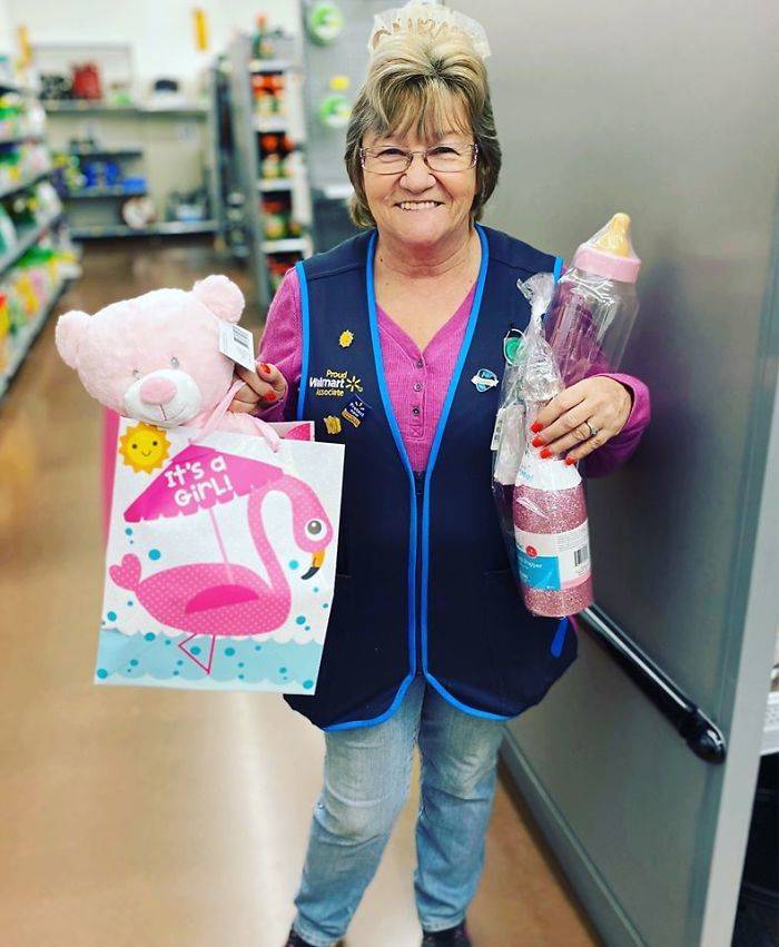 This Walmart Employee Poses With Products, And She Absolutely Nails The Photos!