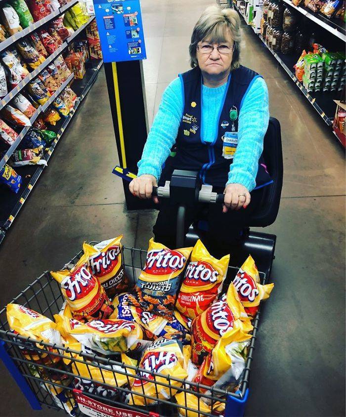 This Walmart Employee Poses With Products, And She Absolutely Nails The Photos!