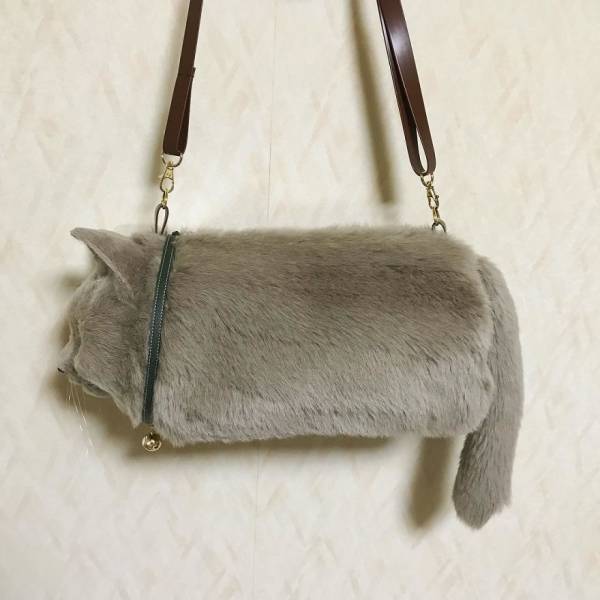 Japan Now Sells Cat Bags!