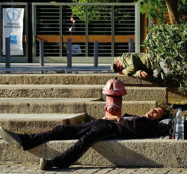 Street Photographer Catches Entertaining Real-Life Scenarios