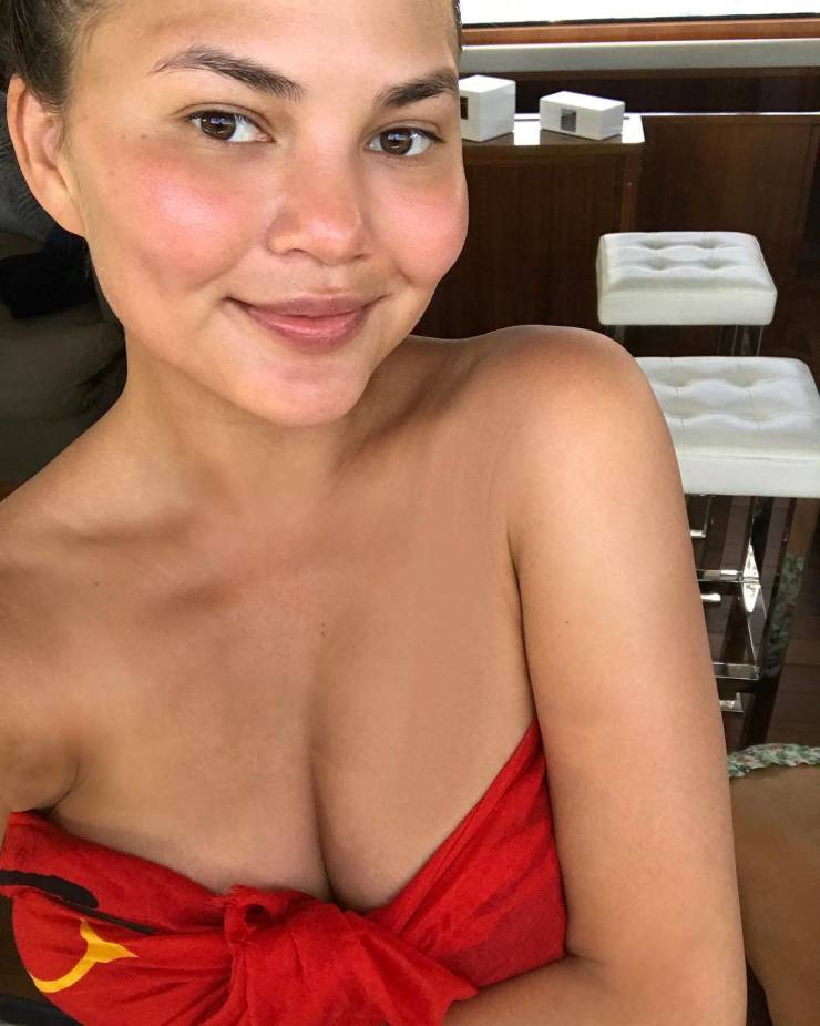 Celebrities Don’t Always Need Their Makeup On