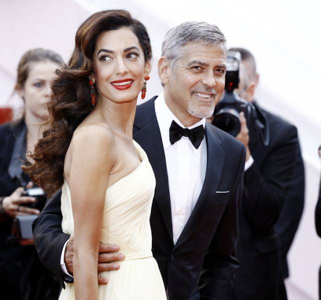 Celebrity Men With Incredibly Beautiful Wives