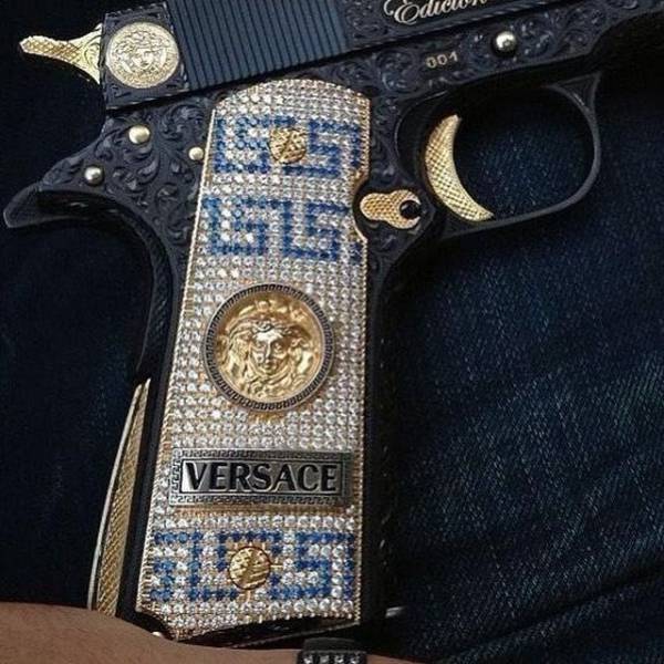 Mexican Drug Cartel Members Share Photos Of Their Wealth