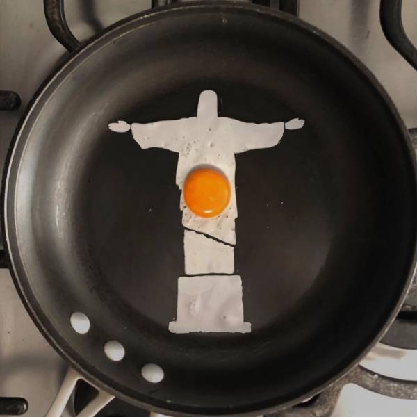 This Mexican Artist Creates His Works From… Eggs