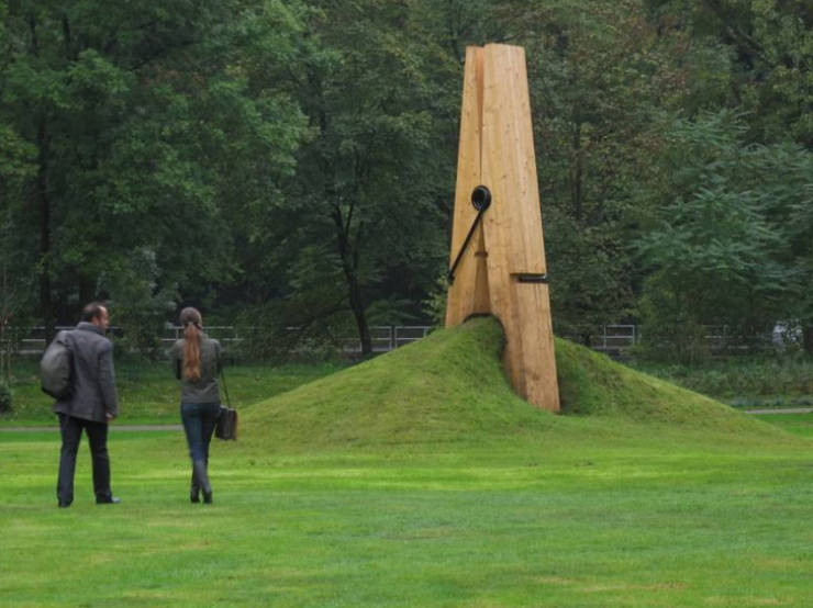 Sculptures That Really Catch Your Attention