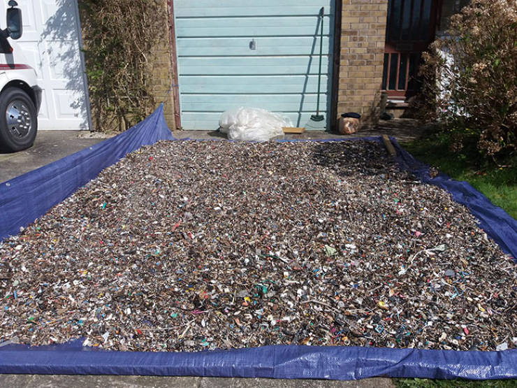 Man Sorts Out 250 Kg Of Plastic He Removed From A Beach. In His Backyard!