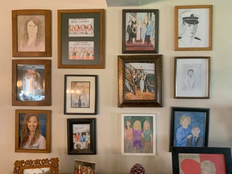 Girl Gradually Replaces Family Portraits With Drawings, Waits For Parents To Notice