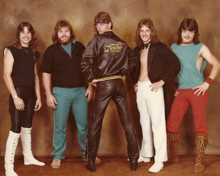 These Bands Know How To Pose For Most Awkward Photos Possible